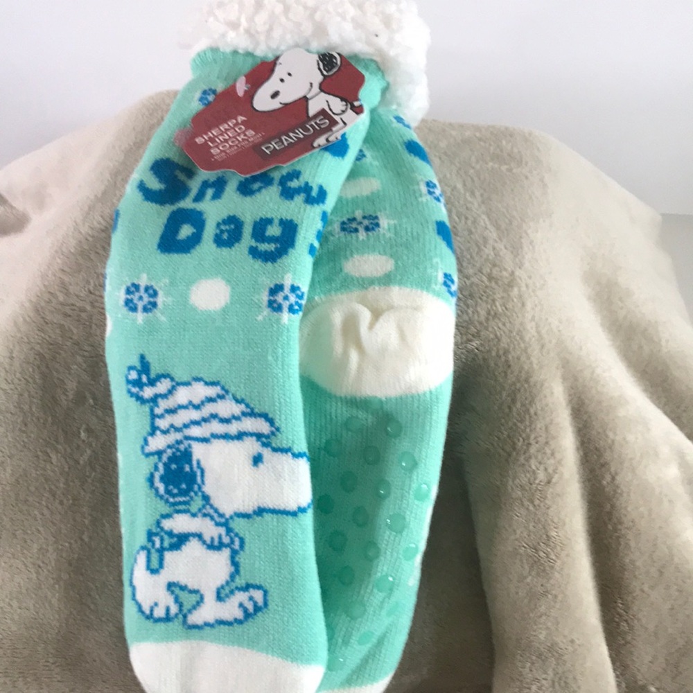 Peanuts Snoopy Snow Day Socks